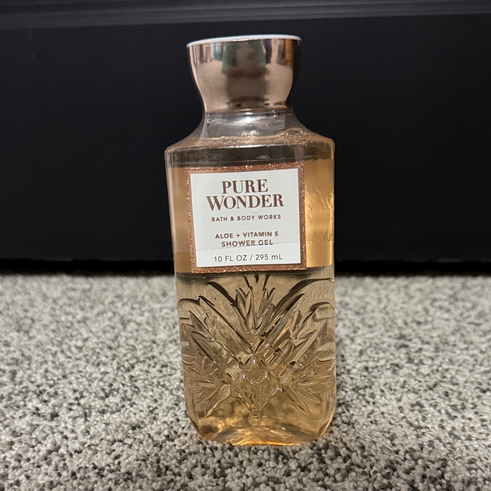 Bath & Body Works Pure Wonder Shower Gel in Gold NEW SEALED